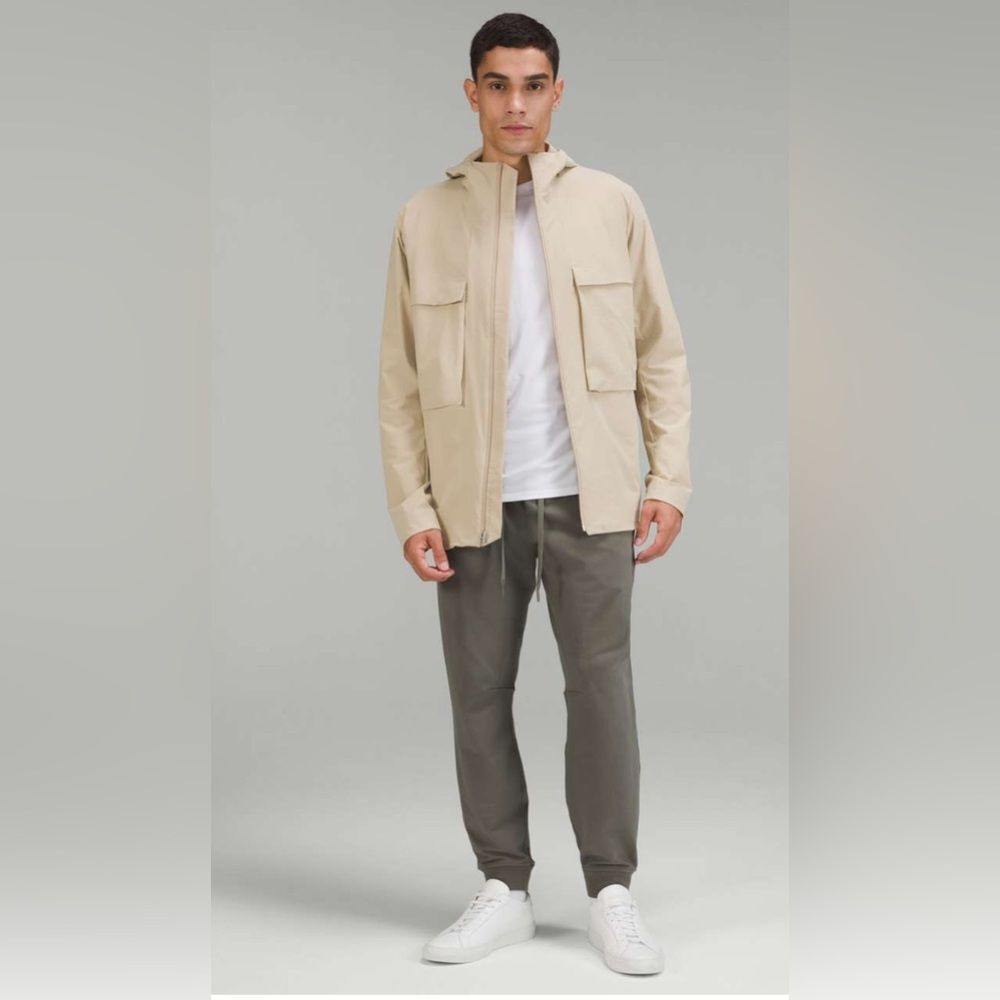 Lululemon Stretch Cargo Jacket
Trench men’s size small
